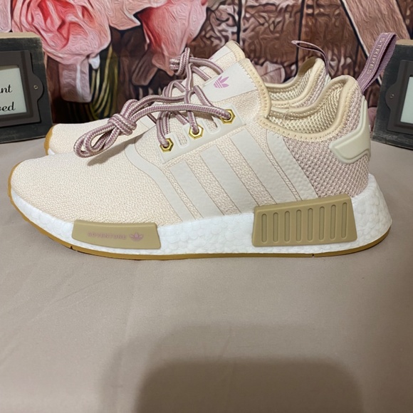 Adidas 7.5 NMD R1  Hybrid Hiker Magic Mauve GW9426 - Picture 2 of 14